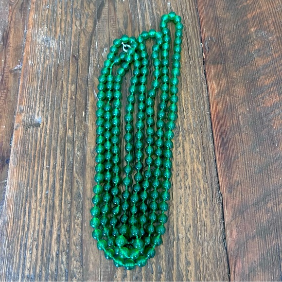 Deep Green Jade Long Gemstone Necklace - Picture 2 of 4